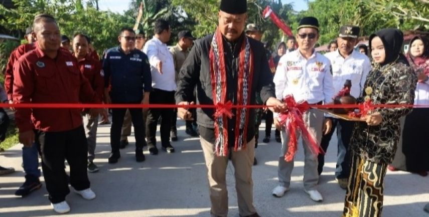 Penantian 30 Tahun, Jalan Awang Ahmad Desa Tanjung Batu Akhirnya Semenisasi