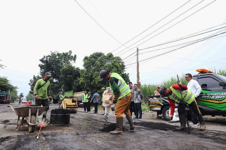 Fondasi Jalan Terkikis Air, Dinas PUPR PPU Lakukan Perbaikan Sementara