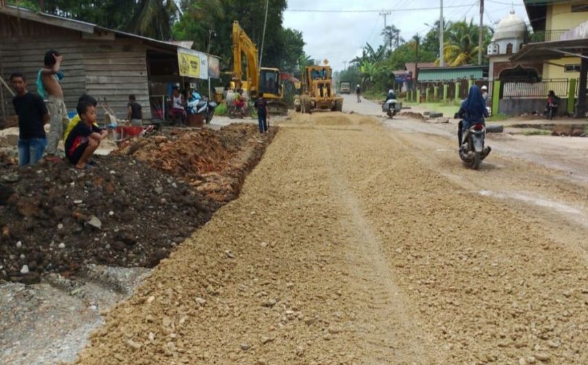 Dinas PUPR PPU Siap Prioritaskan Pemeliharaan Jalan Berbahan Agrigat di Kawasan Desa