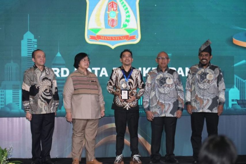 Ketua DPRD Balikpapan Terima Penghargaan Green Leadership Nirwasita Tantra 2023 