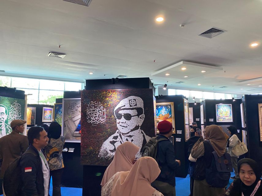 Pameran Kaligrafi Internasional Hadir di MTQ Nasional Kaltim 2024, Libatkan 157 Seniman Dunia, Ada Wajah Prabowo dan Jokowi