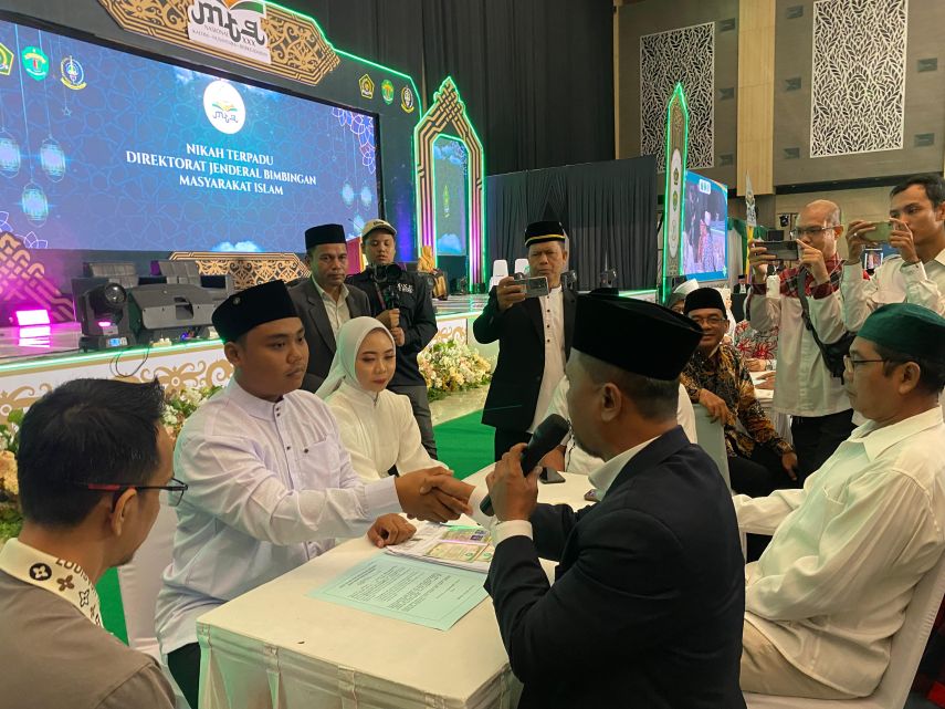 Enam Pasang Pengantin Ikuti Nikah Massal Gratis di MTQN ke-30 di Kaltim 