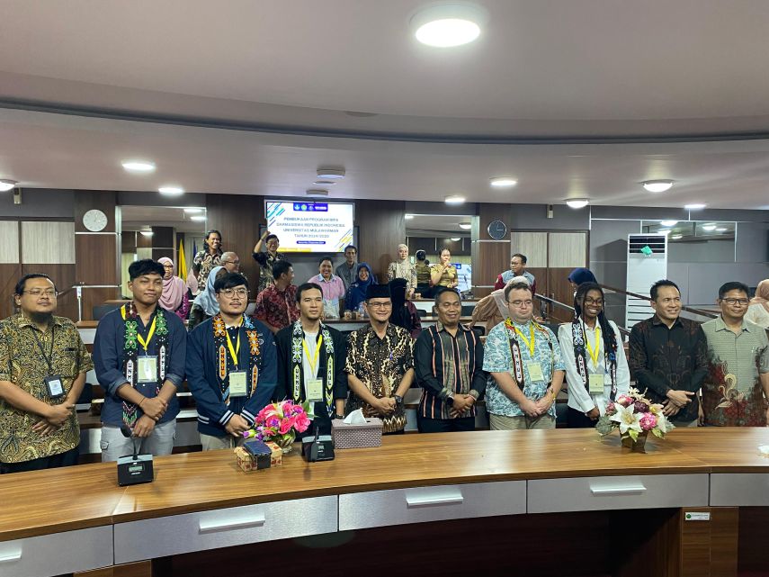 Lima Mahasiswa Asing Ikuti Program BIPA di Universitas Mulawarman, Belajar Bahasa dan Budaya Indonesia