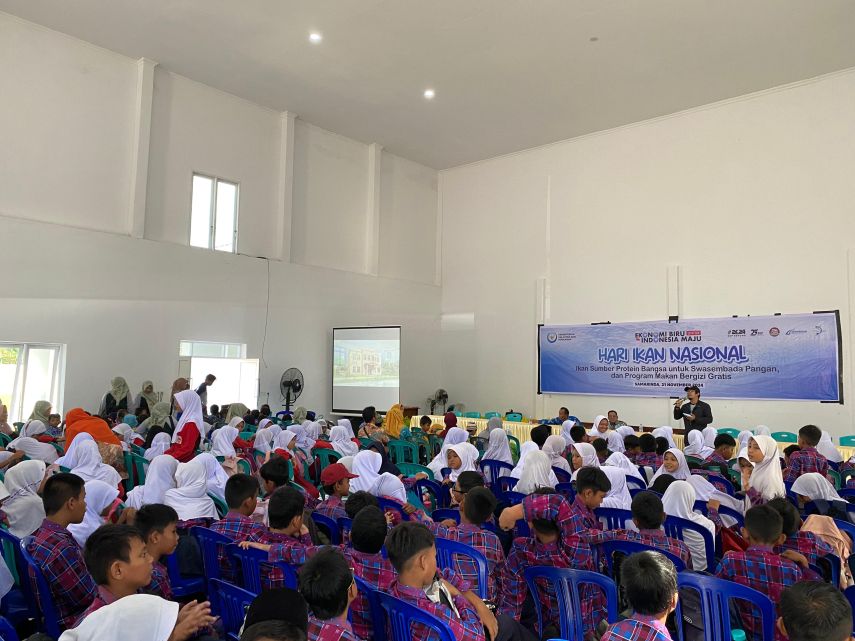 Rayakan Hari Ikan Nasional, KKP Sosialisasikan Program Makan Bergizi Gratis untuk Ratusan Pelajar di Samarinda 