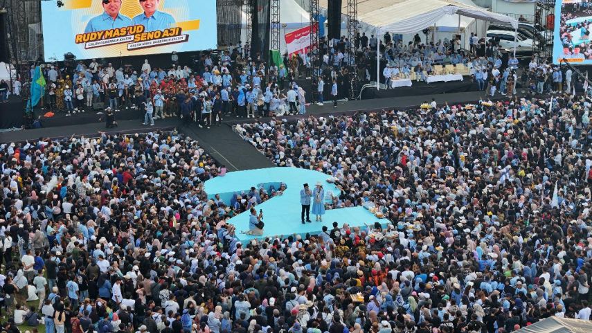 Puluhan Ribu Pendukung Padati Stadion Aji Imbut, Siap Antarkan Rudy-Seno Jadi Gubernur Kaltim