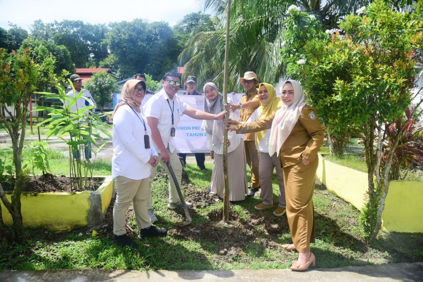 Komitmen Lestarikan Lingkungan, Bandara SAMS Sepinggan Balikpapan Tanam 600 Bibit Pohon