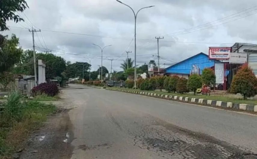 Titik Jalan Teluk Bayur Masih Banyak yang Rusak, Pembenahan Diklaim Selesai Akhir Tahun