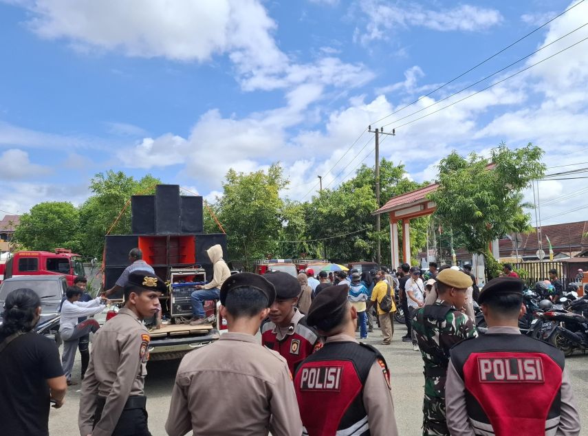 Angka Golput Tinggi, Aliansi Peduli Pemilu Demokrasi Gelar Demo di KPU dan Bawaslu Berau