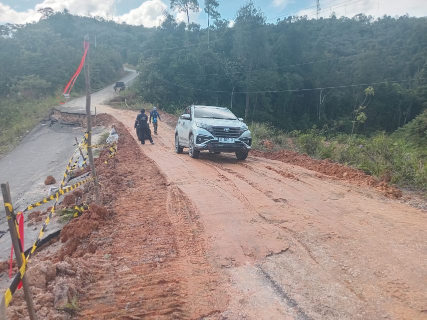 Penghubung Jalan Poros Pegat Bukur Amblas, PUPR Bangun Jembatan Bailey sebagai Penanganan Sementara