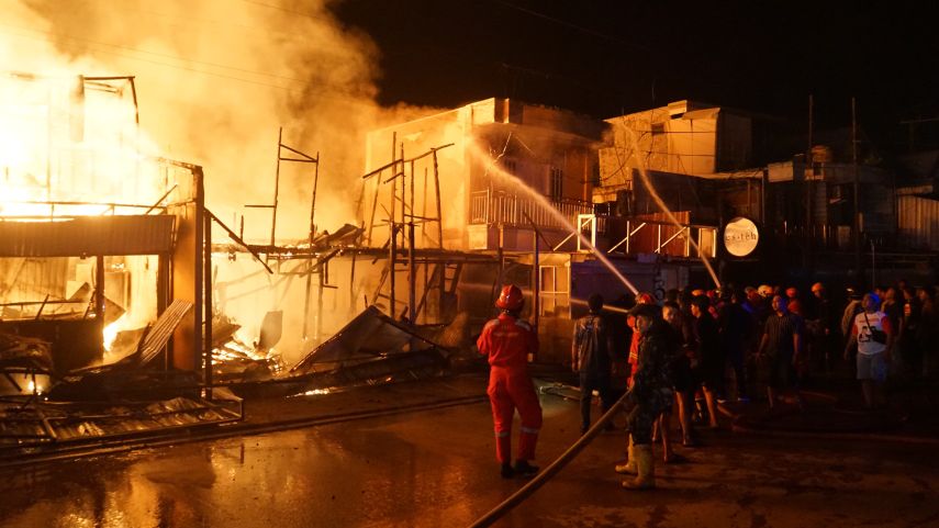 Kebakaran Permukiman di Teluk Bayur, Delapan Unit Bangunan Ludes