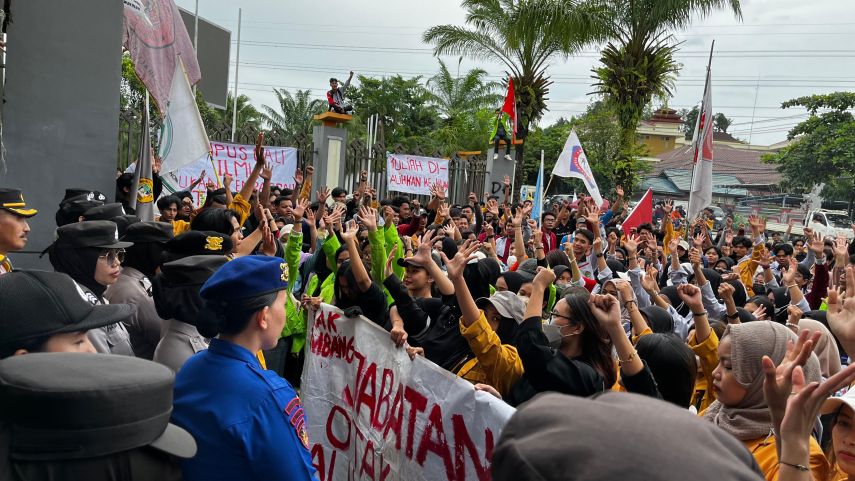 Protes di DPRD Kaltim, Mahasiswa Tuntut Kampus Tidak Kelola Tambang