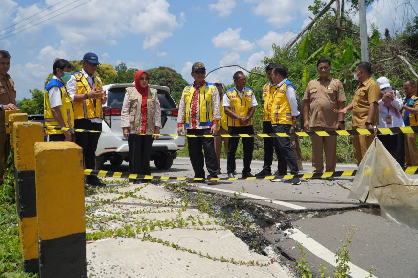 Enam Titik Jalan Poros Berau-Bulungan yang Rusak Parah Telah Dibenahi, 15 Titik Masih Terbengkalai