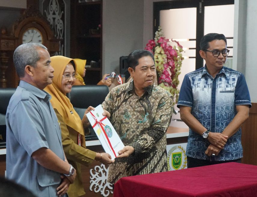 Maulidiyah Resmi Jabat Sekwan Berau, Gantikan Abdurrahman yang Purna Tugas