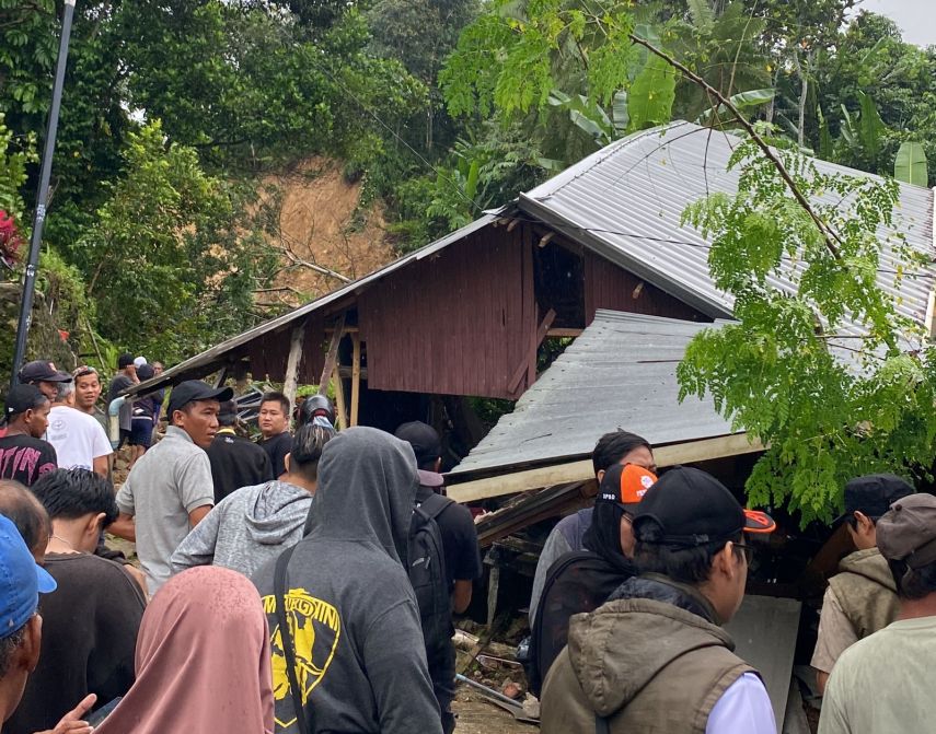 Data Sementara Korban Longsor di Jalan Gerilya Samarinda: 4 Selamat, 2 Tertimbun