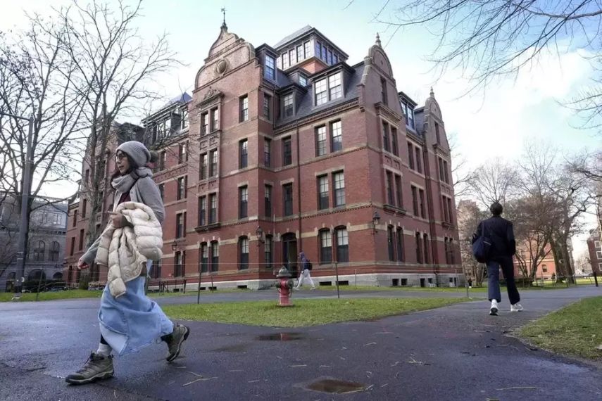 Izin Mahasiswa Asing Dicabut, Harvard Siap Gugat Kebijakan Trump yang Dinilai Diskriminatif