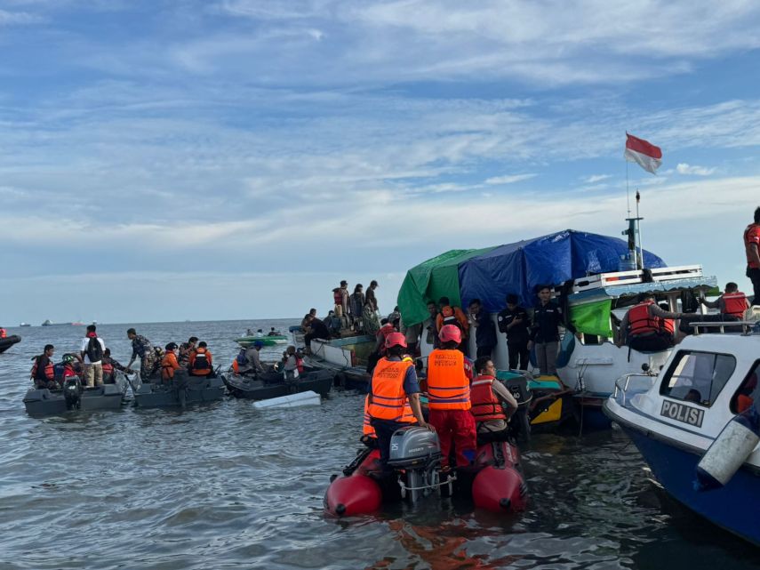 KMP Muchlisa Karam, Dua ABK Terjebak