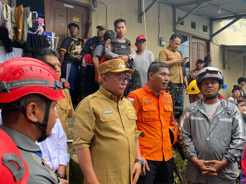 Wakil Wali Kota Samarinda Tinjau Lokasi Terdampak Longsor, Pastikan Warga Terima Bantuan Sosial