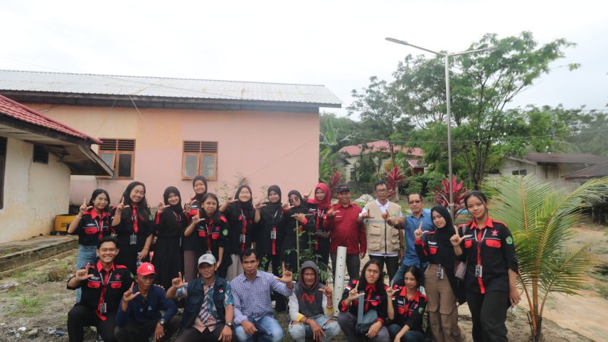 Seminggu Menyatu: Mahasiswa HIMAKSI UNMUL Bangun Relasi Sosial dan Karakter Positif Bersama Warga Desa Bunga Putih