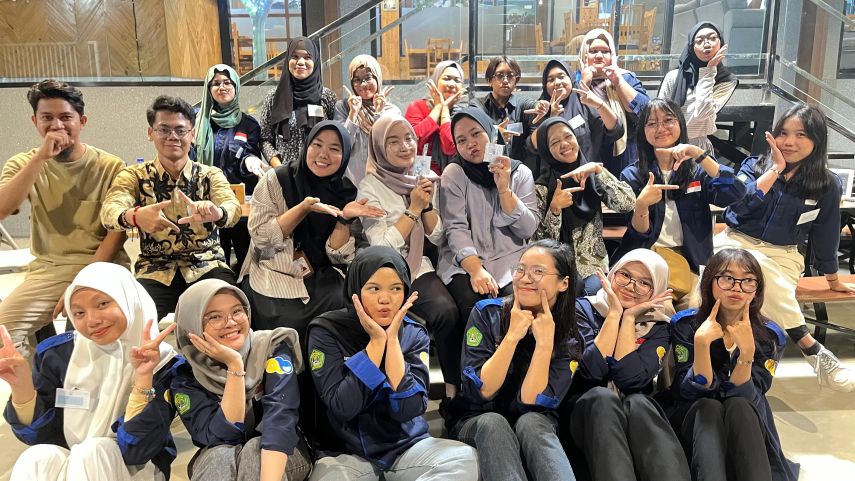 Gaungkan Semangat Inklusifitas, Mahasiswa Ilkom 23 Unmul dan Komunitas IKAT Samarinda Kampanye Bahasa Isyarat