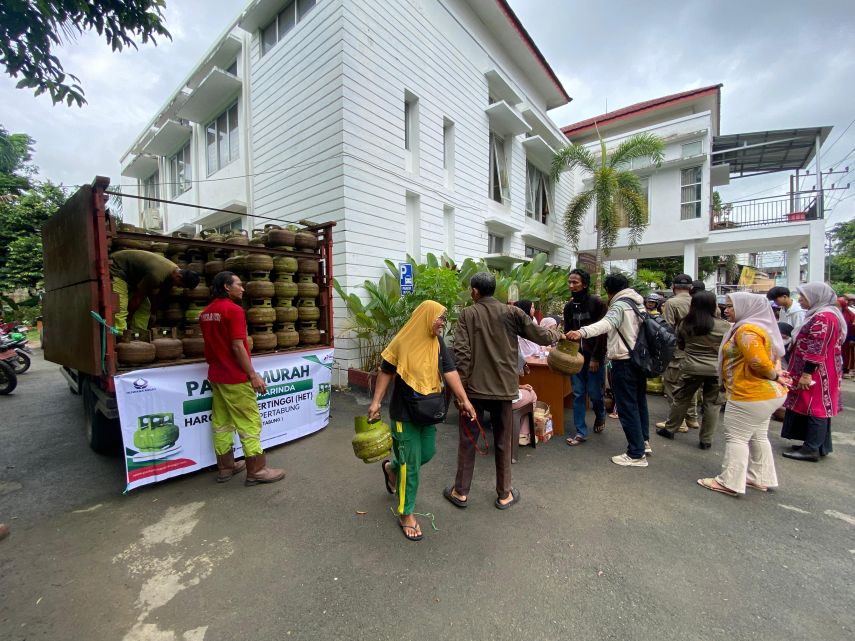 Gas Elpiji Bersubsidi Kembali Langka, Operasi Pasar di Kecamatan Samarinda Ulu Diserbu Warga