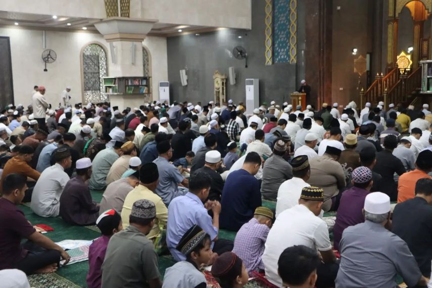 Ribuan Warga Kaltim Khusyuk Jalani Salat Iduladha 1446 H, Sri Wahyuni Tekankan Nilai Keikhlasan dan Semangat Berkurban