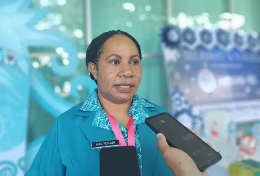 Perjalanan Tanpa Tidur dari Papua, Kader PKK Ini Pulang Bawa Motor Listrik di HKG ke-53
