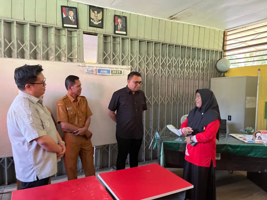 Tinjau SDN 004 Muara Badak, Bupati Kukar Pastikan Tidak Ada Pungutan dan Evaluasi Rubel