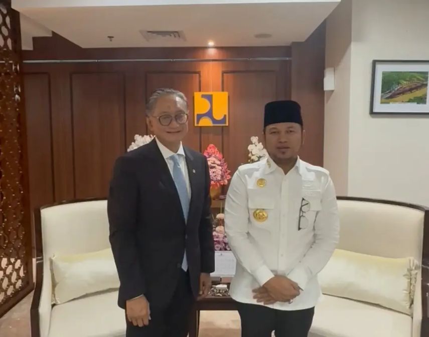 Gubernur Rudy Mas’ud Desak Perbaikan Jalan Rusak di Kaltim ke Menteri PUPR