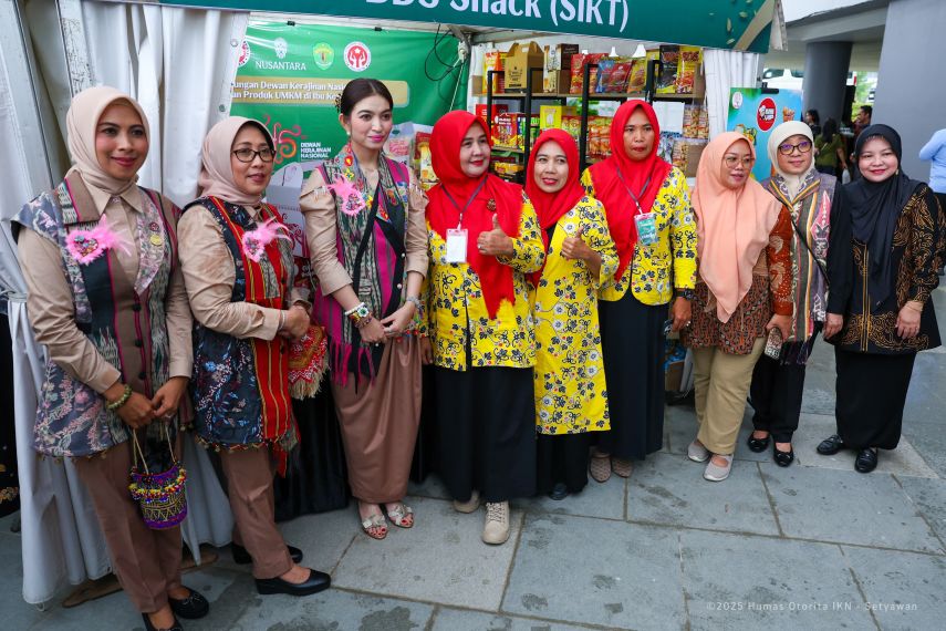 Dekranas dan Ibu Seruni Kabinet Merah Putih Kunjungi IKN, Tinjau Produk UMKM Lokal