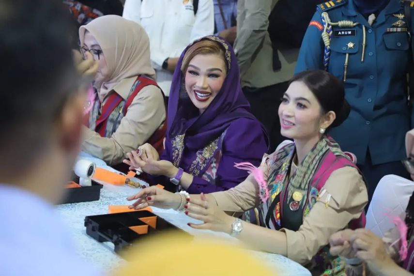 Selvi Gibran Dorong Perajin Lokal Melek Digital di HUT ke-45 Dekranas di Balikpapan