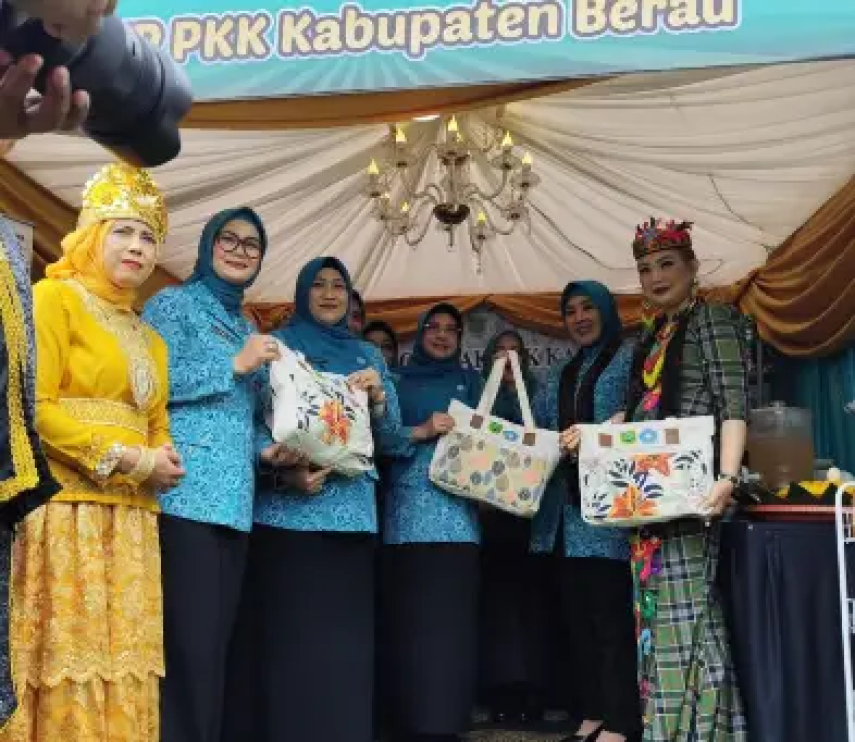 Kriya Kayu Ulin Berau Tembus Pasar Internasional, Curi perhatian di UMKM Festival 2025