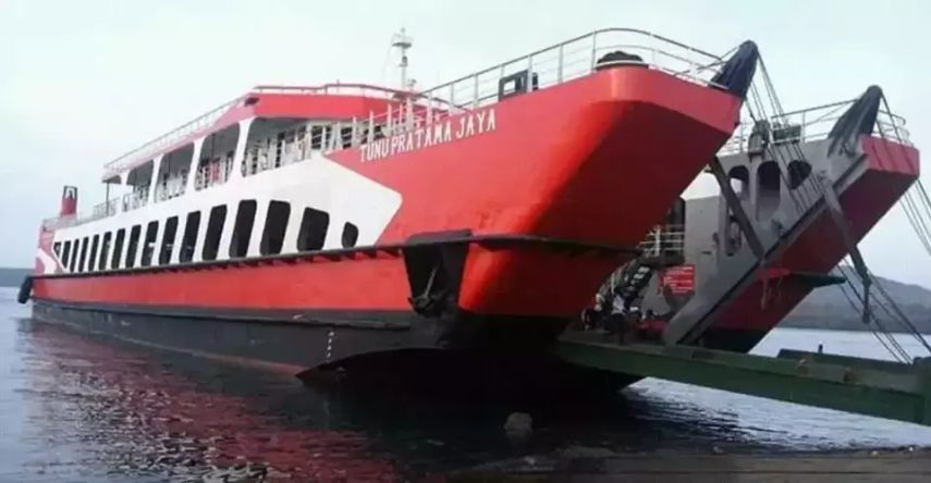 KMP Tunu Pratama Jaya Tenggelam di Selat Bali, Angkut 65 Orang dan 36 Kendaraan