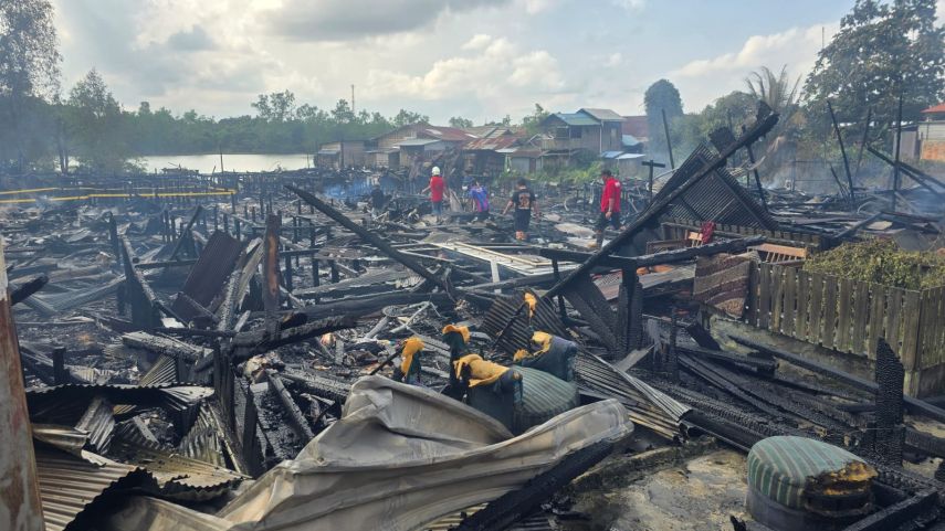 Kebakaran di Kelurahan Sangasanga Dalam Memakan Korban, Seorang Lansia Meninggal dan 7 Rumah Ludes Dilalap Api