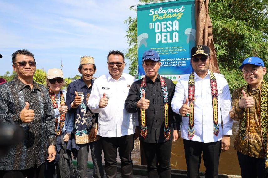Menteri KLH Kunjungi Desa Pela Kukar, Perkuat Dukungan Konservasi Pesut Mahakam
