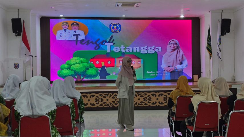 Tausiah Reni Murni Iringi Launching Program Tengok Tetangga MAN Bontang