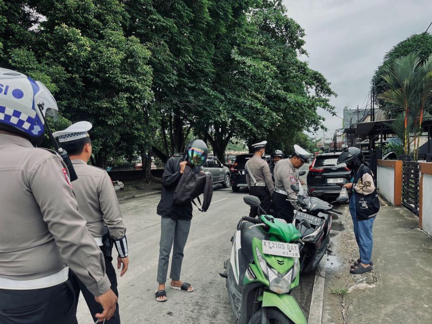 Hari Kedua Operasi Patuh Mahakam 2025, 35 Pengendara Lawan Arus Terjaring di Jalan Pangeran Suriansyah