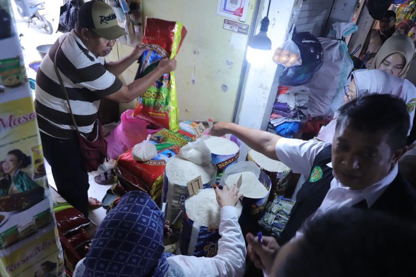 Isu Beras Oplosan dan Penjualan di Atas HET, Tim Gabungan Sidak 6 Distributor di Samarinda