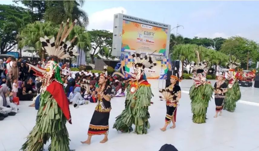 Tari Hudoq Warnai Pembukaan EBIFF 2025, Simbol Kearifan Budaya Dayak yang Penuh Makna