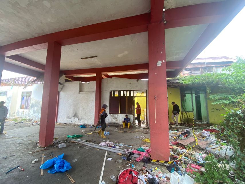 PKL Liar hingga Bekas Fire Station Dibongkar, Satpol PP Temukan Lem hingga Alat Kontrasepsi