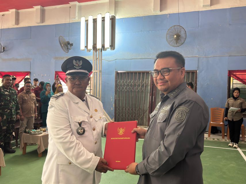 Bupati Kukar Lantik Pj Kades Sebuntal untuk Kawal Proses PAW Kepala Desa Definitif