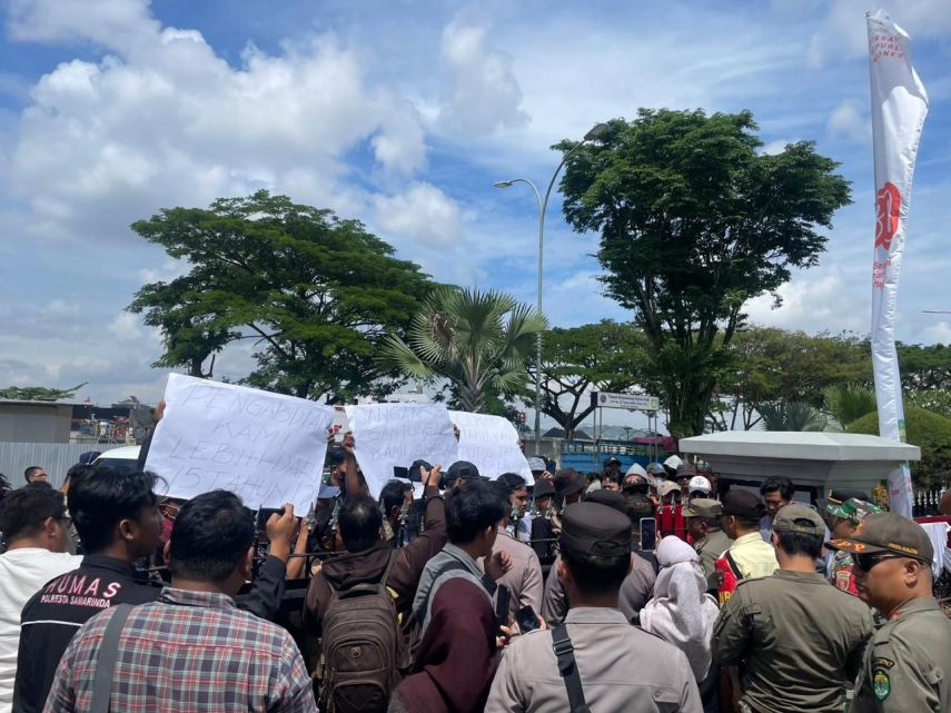 Tenaga Honorer Kaltim Gelar Aksi Damai, Desak Gubernur Perhatikan Nasib Mereka
