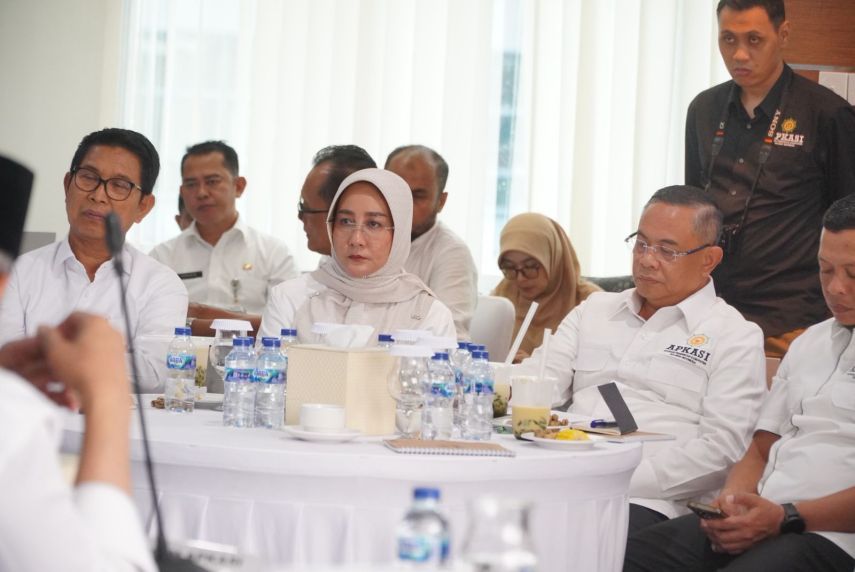 Sri Juniarsih Hadiri Pertemuan bersama Apkasi dan Ketua Komisi II DPR RI, Bahas Kemandirian Fiskal Daerah
