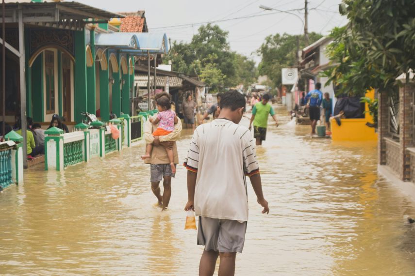 Berpotensi Banjir ROB, BMKG Rilis Prakiraan Pasang Surut Perairan Kalimantan Timur Periode 24—26 September 2025