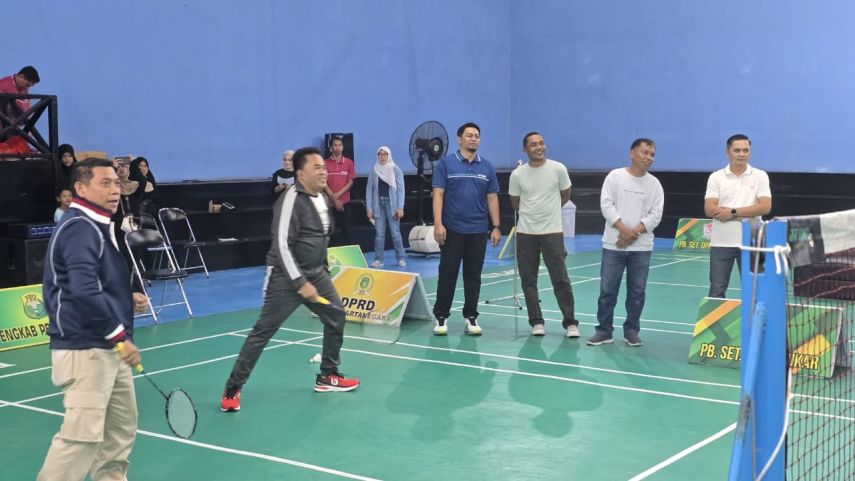 Ratusan Atlet Bulutangkis Unjuk Kemampuan di Kejuaraan DPRD Kukar Cup 2025