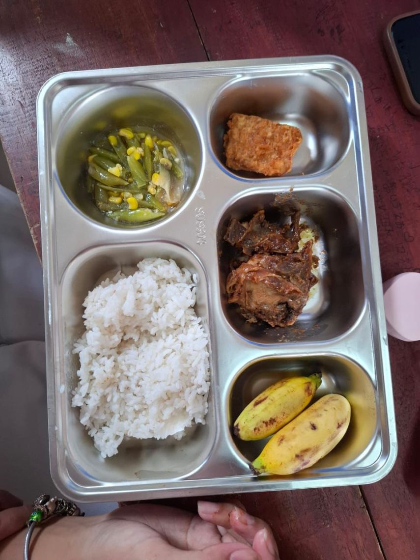 Makan Bergizi Gratis di Samarinda Disorot, Siswa Temukan Lauk Tak Layak Santap