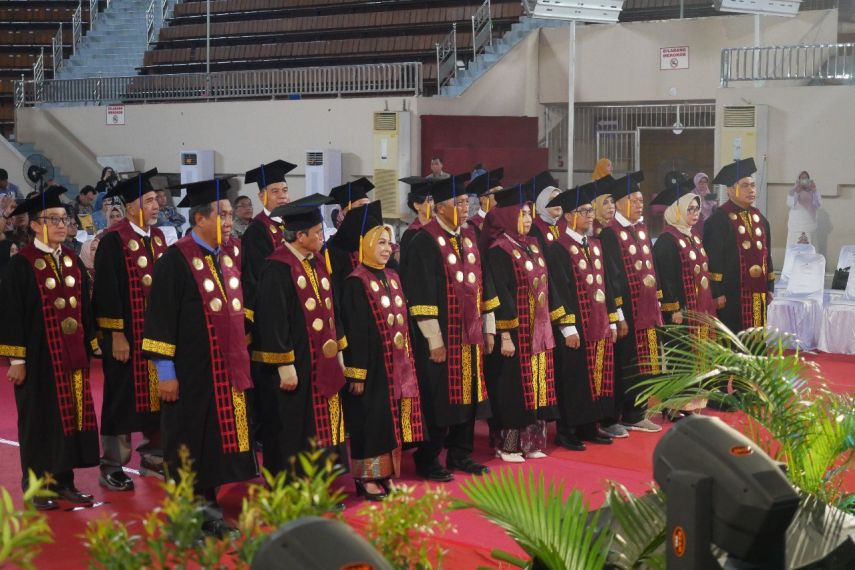 Unmul Tambah Deretan Guru Besar, 18 Dosen Resmi Dikukuhkan