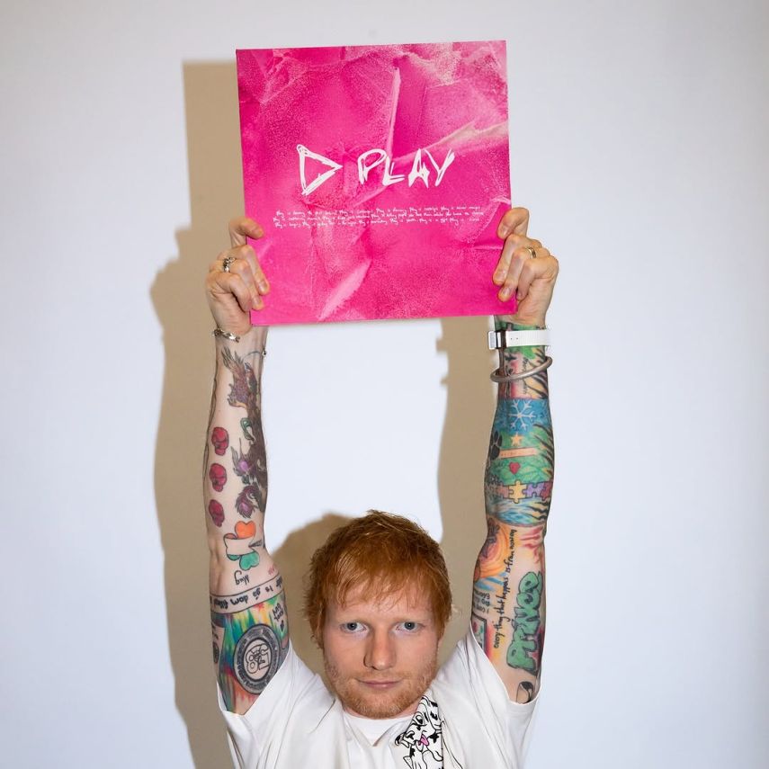 Lirik dan Terjemahan “Camera” oleh Ed Sheeran, Ada di Album PLAY yang Baru Rilis!