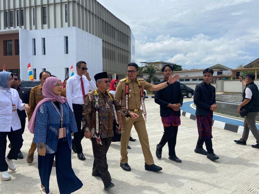 Sekolah Terpadu Samarinda Diresmikan, Mendikdasmen RI Abdul Mu’ti Beri Apresiasi