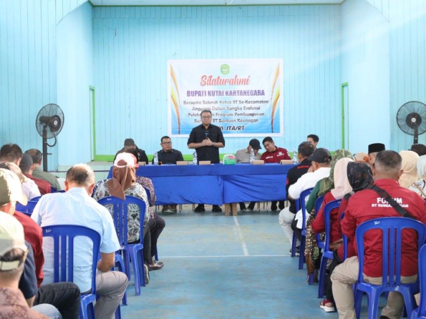 Temui Ketua RT di Anggana, Pemkab Kukar Evaluasi Program Bantuan Keuangan Rp50 juta