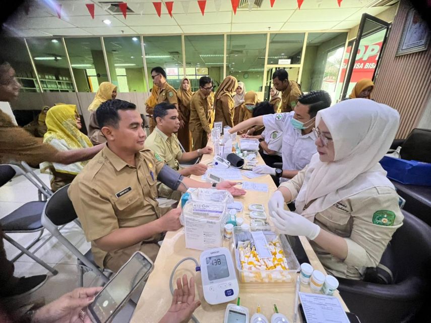 Pegawai DPMD Kukar Jalani Skrining Kesehatan Rutin bersama Dinkes